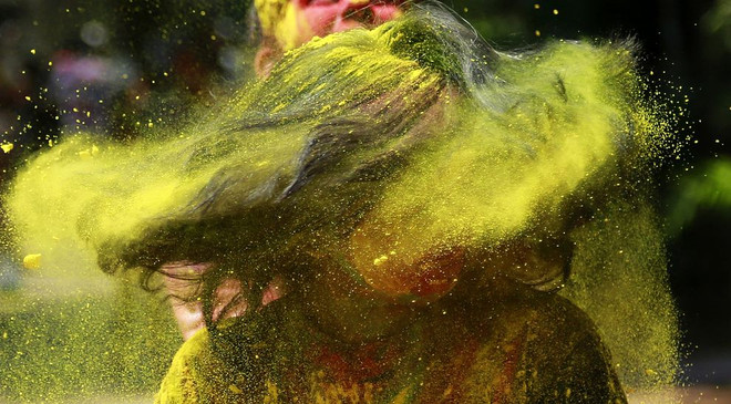 Sắc màu bao phủ Ấn Độ trong lễ hội Holi của người Hindu ảnh 7