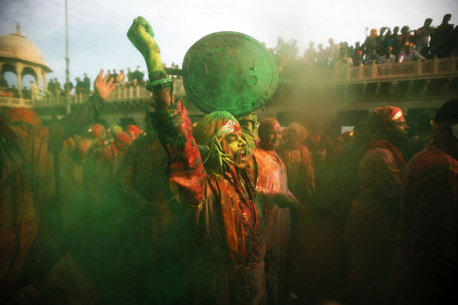 Sắc màu bao phủ Ấn Độ trong lễ hội Holi của người Hindu ảnh 6
