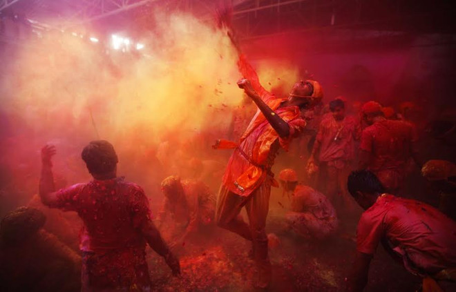Sắc màu bao phủ Ấn Độ trong lễ hội Holi của người Hindu ảnh 5