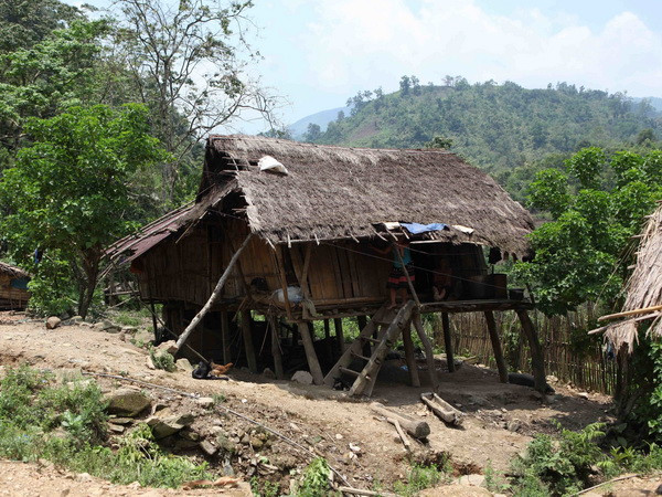 Lai Châu: Khẩn trương di dời 23 hộ dân ra khỏi vùng có nguy cơ sạt lở ảnh 1