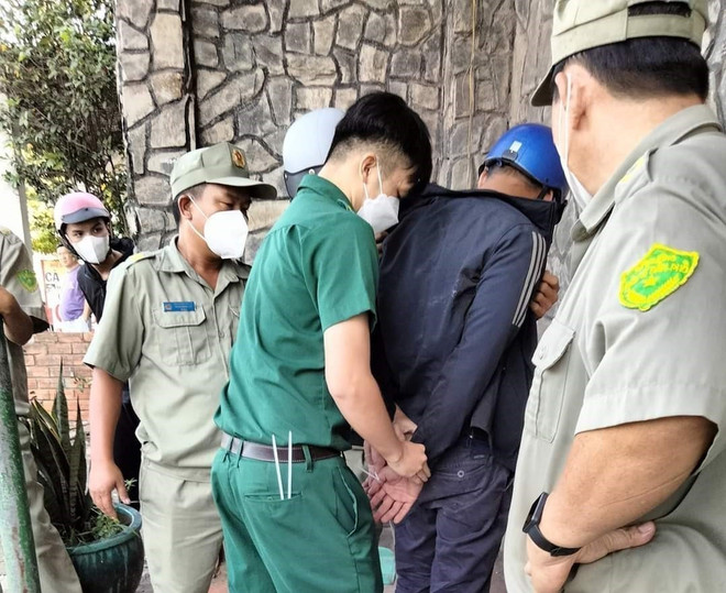 Bình Dương: Kịp thời chặn thanh niên đổ xăng đòi đốt cơ sở mầm non ảnh 1