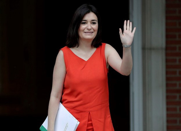 Gian lận bằng cấp, nữ bộ trưởng Y tế Tây Ban Nha từ chức ảnh 1