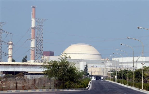 Quang cảnh bên ngoài cơ sở hạt nhân Bushehr ở Iran. (Ảnh: AFP/TTXVN) Iran chỉ trích báo cáo của IAEA về hạt nhân là "không công bằng" ảnh 1