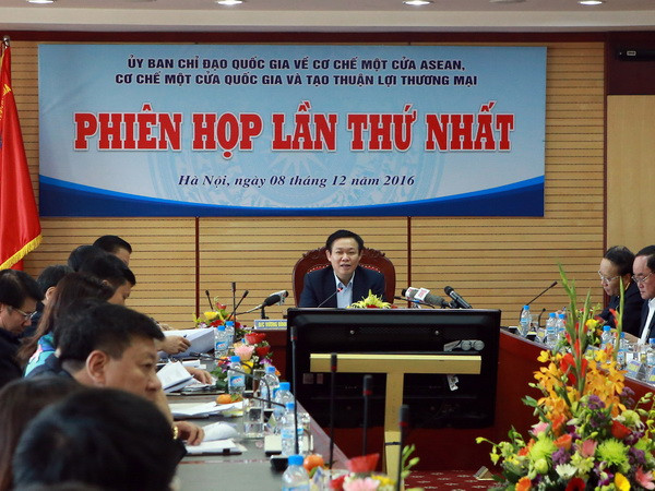 Quang cảnh phiên họp. (Ảnh: Hoàng Hùng/TTXVN) Cơ chế một cửa vẫn chưa mang lại đầy đủ lợi ích cho cộng đồng ảnh 1