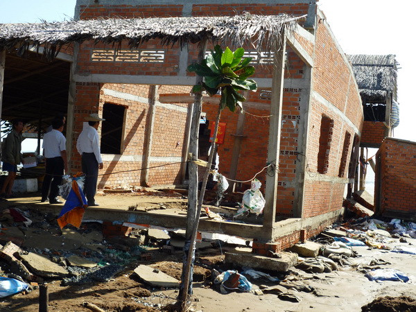 Bến Tre: Triều cường bất thường gây sạt lở nghiêm trọng Cồn Nhàn ảnh 1