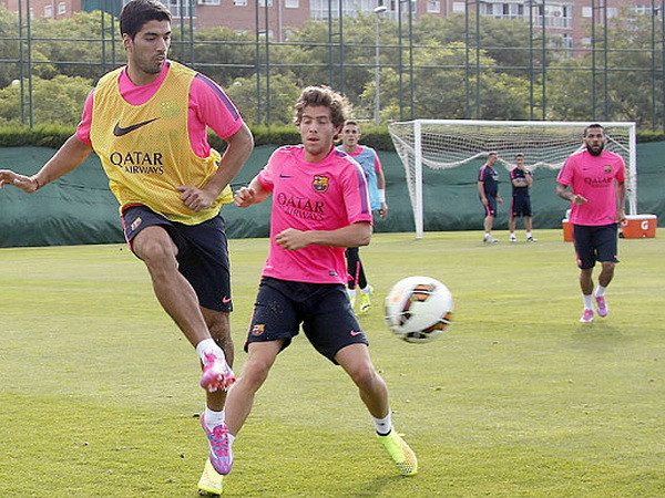 Luis Suarez đưa CLB Barcelona "lên mây" sau buổi tập đầu tiên ảnh 1