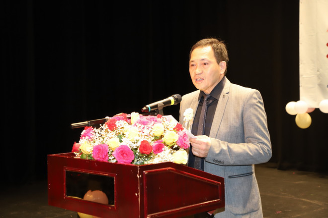 Ông Dương Trung Đức, Chủ tịch Hiệp hội người Việt Nam tại nước ngoài ở Macau phát biểu tại lễ kỷ niệm. (Ảnh: Mạc Luyện/TTXVN) nguoi Viet tai Macau2.jpg