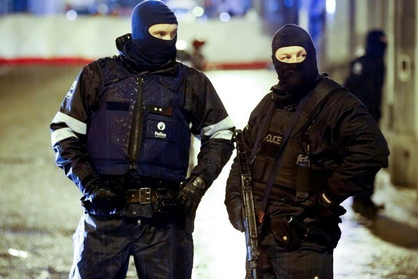 Cảnh sát Bỉ triệt phá băng nhóm 10 đối tượng buôn người sang Anh ảnh 1