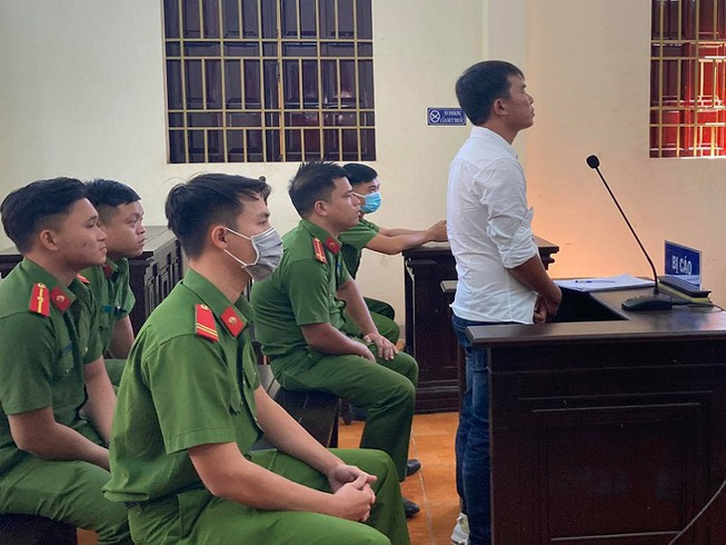 Lĩnh án 1 năm tù vì 'làm nhục người khác' trên mạng xã hội ảnh 1