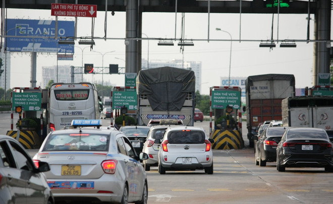 Việc thu phí cao tốc do Nhà nước đầu tư sẽ tạo nguồn thu ngân sách để tiếp tục tái đầu tư hạ tầng giao thông. (Ảnh: Việt Hùng/Vietnam+) vnp_ETC khong dung 09082023.JPG