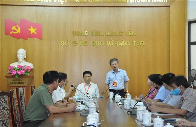Thứ trưởng Nguyễn Hữu Độ kiểm tra công tác tổ chức thi tại Hưng Yên ảnh 1