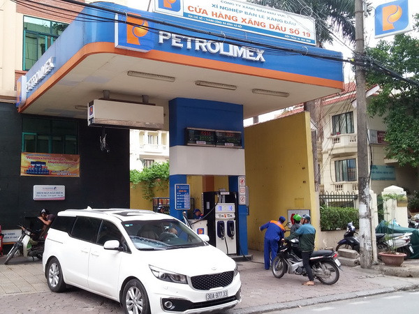 Petrolimex chấp nhận thẻ ATM của 41 ngân hàng trong mua xăng dầu ảnh 1