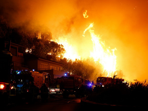 Pháp: 10.000 người sơ tán do đám cháy rừng mới bùng phát ảnh 1