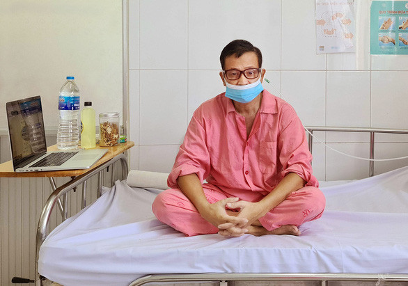 Hành trình chiến thắng "tử thần" của những văn, nghệ sỹ ảnh 1