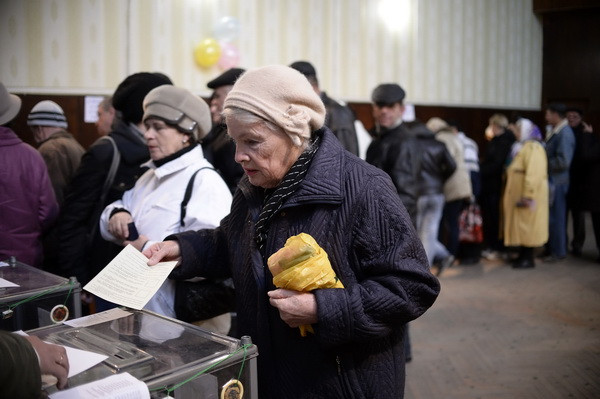 Giới chức Crimea sẽ tới Nga để bàn việc sáp nhập ảnh 1