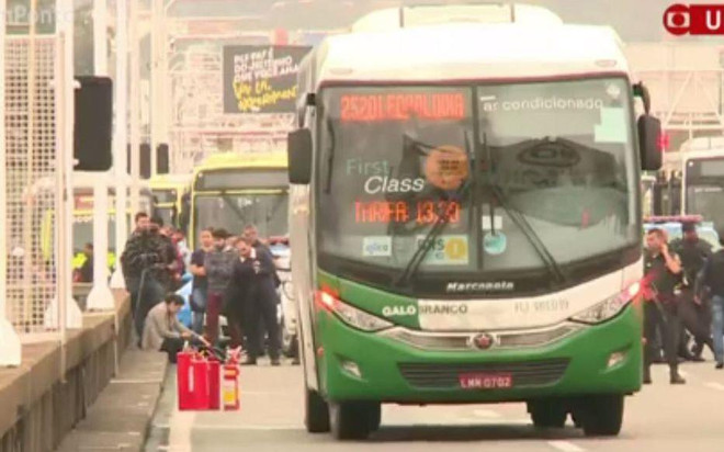 Tay súng bắt cóc xe buýt ở Brazil bị cảnh sát tiêu diệt ảnh 1