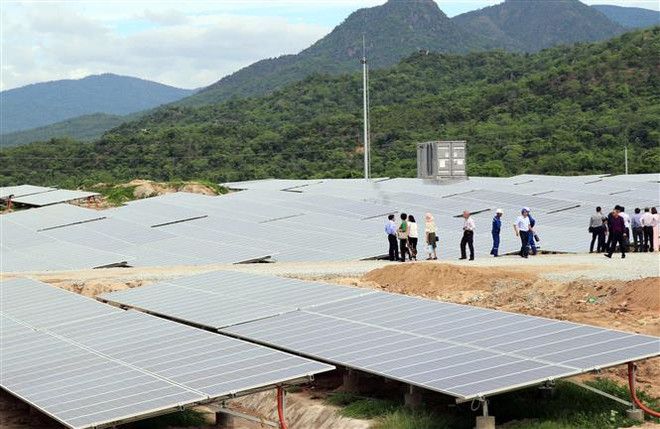 Cuối năm sẽ có phương án thực hiện đấu thầu điện Mặt Trời ảnh 1