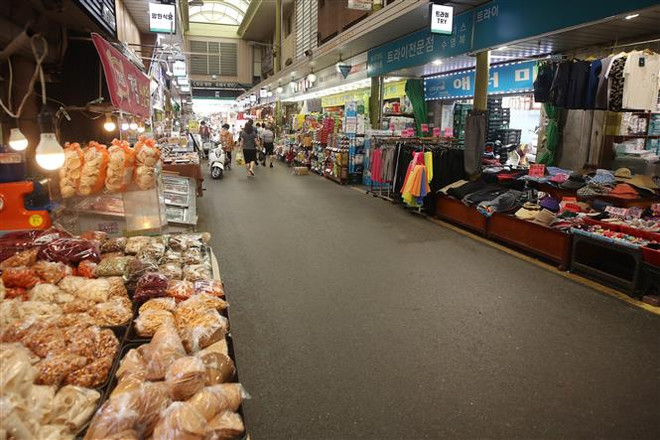 Hàn Quốc cân nhắc khả năng đưa ra hỗ trợ khẩn cấp toàn dân lần hai ảnh 1