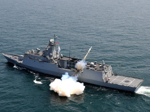 Hải quân Hàn Quốc hạ thủy chiếc tàu rải thủy lôi tự chế thứ hai ảnh 1