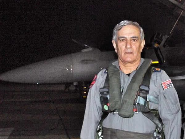 Truyền thông Thổ Nhĩ Kỳ đưa tin trái chiều về cựu Tư lệnh không quân ảnh 1