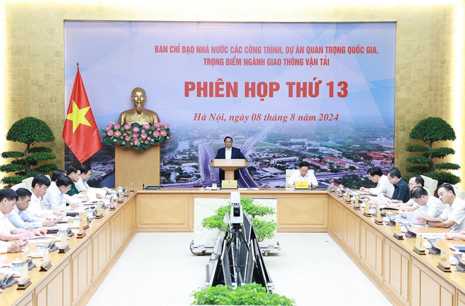 Thủ tướng Phạm Minh Chính chủ trì Phiên họp thứ 13 Ban Chỉ đạo nhà nước các công trình, dự án quan trọng quốc gia, trọng điểm ngành giao thông vận tải. (Ảnh: Dương Giang/TTXVN) TTXVN_0808Thutuong6.jpg