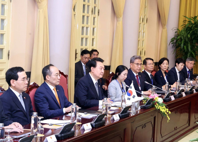 Tổng thống Hàn Quốc Yoon Suk Yeol phát biểu tại buổi hội đàm. (Ảnh: Thống Nhất/TTXVN) Việt Nam và Hàn Quốc nhất trí xây dựng quan hệ với mức độ tin cậy cao ảnh 3