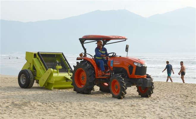 600 tình nguyện viên tham gia dọn dẹp bãi biển thành phố Đà Nẵng ảnh 1