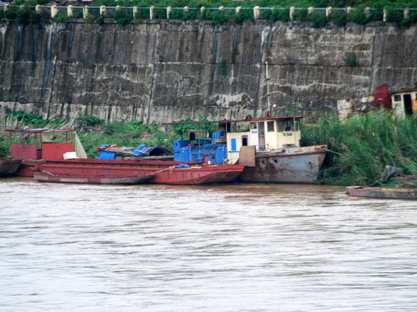 Các sông, suối chảy qua Lào Cai bắt đầu xuất hiện lũ lớn ảnh 1