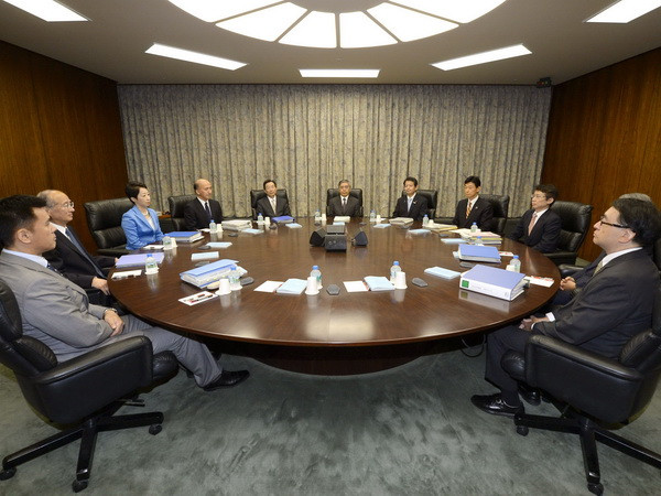 Ngân hàng trung ương Nhật Bản bất ngờ nới lỏng chính sách tiền tệ ảnh 1