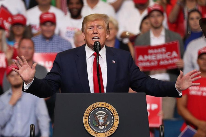 Tổng thống Mỹ tổ chức míttinh cùng ngày ông Mueller ra làm chứng ảnh 1