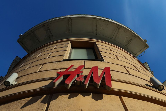 (Nguồn: reuters.com) Công ty thời trang H&M chính thức ngừng kinh doanh tại Nga ảnh 1