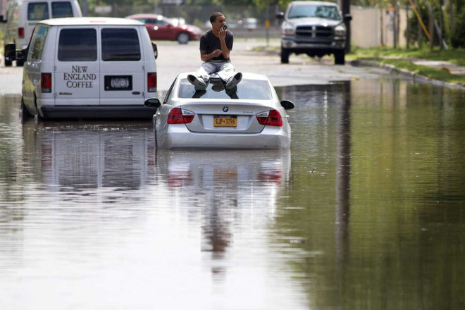 Chùm ảnh cảnh ngập lụt sau cơn mưa lớn kỷ lục tại nước Mỹ ảnh 10