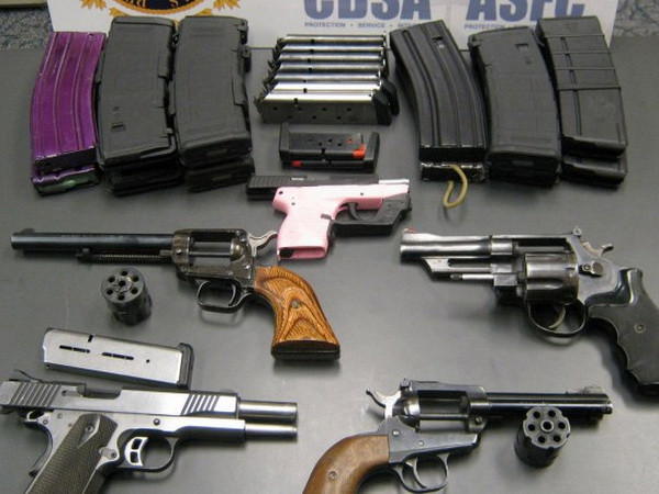 Canada: Số vụ vận chuyển súng trái phép qua biên giới tăng cao ảnh 1