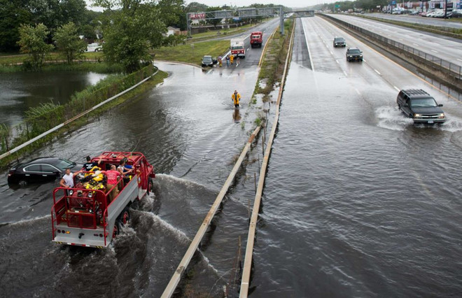 Chùm ảnh cảnh ngập lụt sau cơn mưa lớn kỷ lục tại nước Mỹ ảnh 9