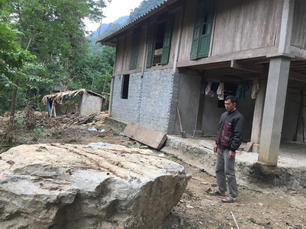 Thanh Hóa: Người dân núi Pha Nọi nơm nớp lo đá lăn vào nhà ảnh 1