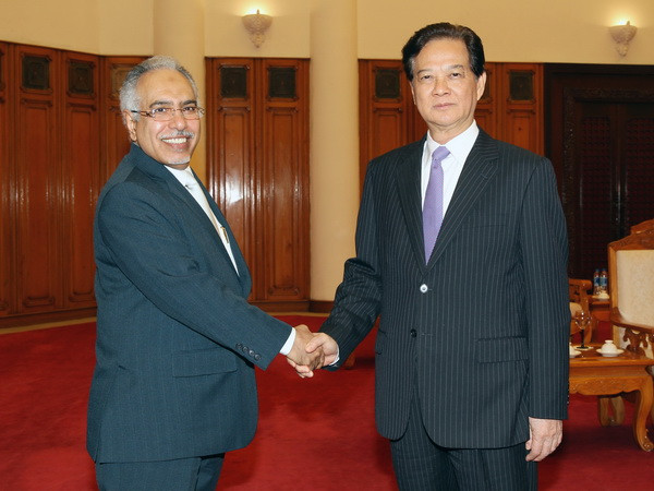 Thủ tướng Nguyễn Tấn Dũng tiếp Đại sứ Saudi Arabia Dakhil Al Johani ảnh 1