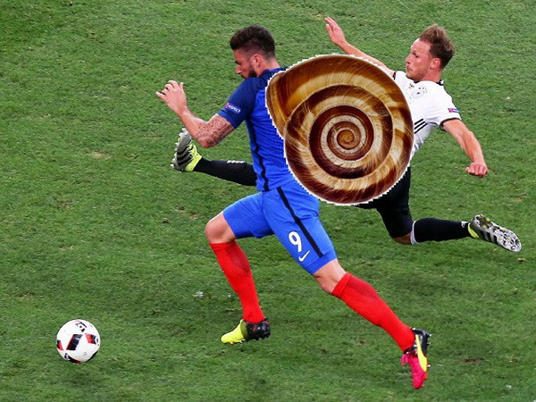 Những khoảnh khắc hay nhất và tệ nhất vòng chung kết EURO 2016 ảnh 1