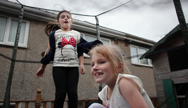 Số trẻ em nghèo tăng cao ở các nước công nghiệp phát triển ảnh 1