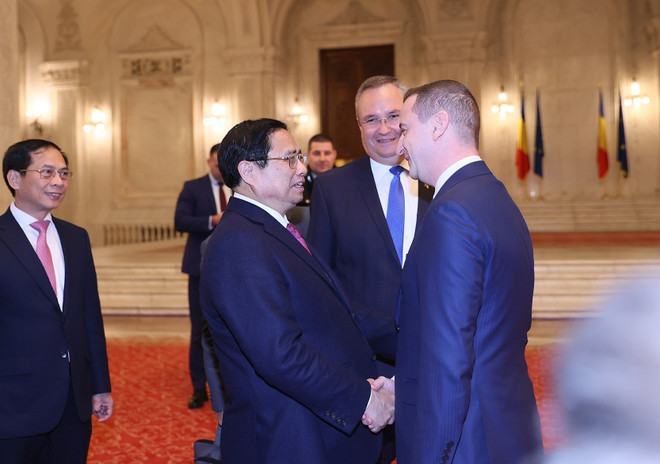 ttxvn_pham minh chinh Romania Alfred Simonis (3).jpg