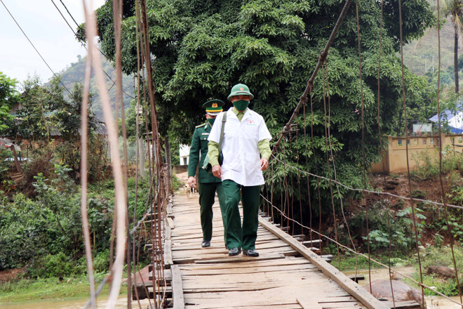 Những thầy thuốc mang quân hàm xanh nơi biên cương Sơn La ảnh 2