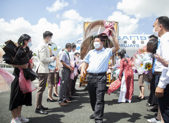 Kiên Giang: Khai trương đường bay thẳng Rạch Giá-Phú Quốc ảnh 2