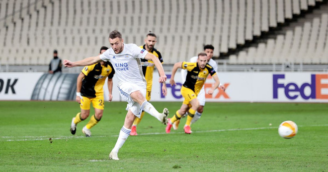 Vardy mở tỷ số cho Leicester. (Nguồn: Getty Images) Europa League: Arsenal và AC Milan thắng lớn, Tottenham bại trận ảnh 2