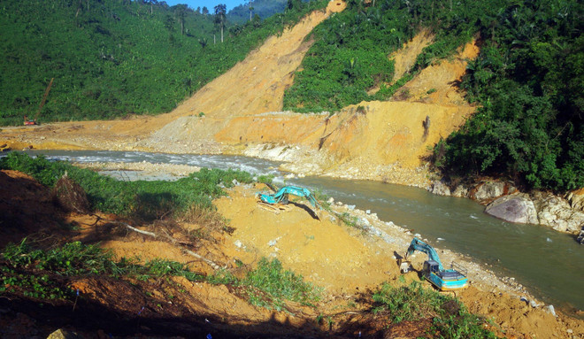 Sạt lở ở Rào Trăng 3: Kết hợp hoàn thiện nắn dòng chảy và tìm nạn nhân ảnh 1