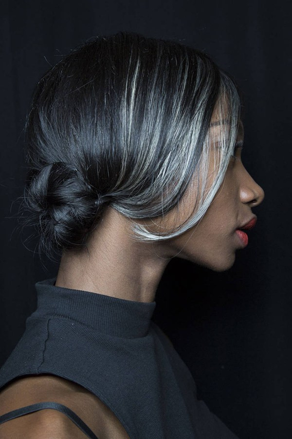 Tóc tết và tóc búi chiếm lĩnh sàn diễn thời trang Thu Đông 2014 ảnh 10