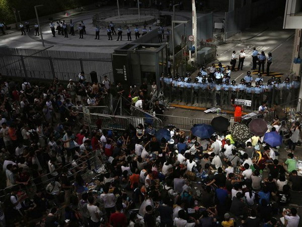 Hong Kong kêu gọi chấm dứt phong trào "Chiếm trung tâm" ảnh 1