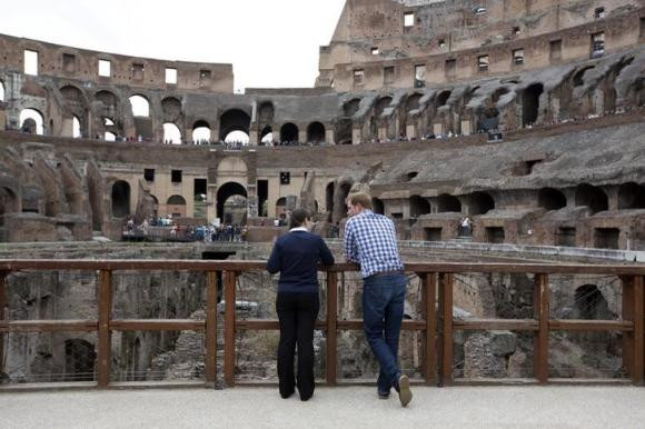 Italy muốn phục dựng khán đài của đấu trường Colosseum ảnh 1