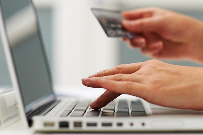 Bizweb: Thời trang dẫn đầu xu hướng kinh doanh online 6 tháng đầu năm ảnh 1