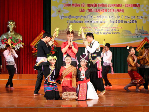 Cùng sinh viên Lào, Campuchia, Thái Lan đón Tết cổ truyền ảnh 1