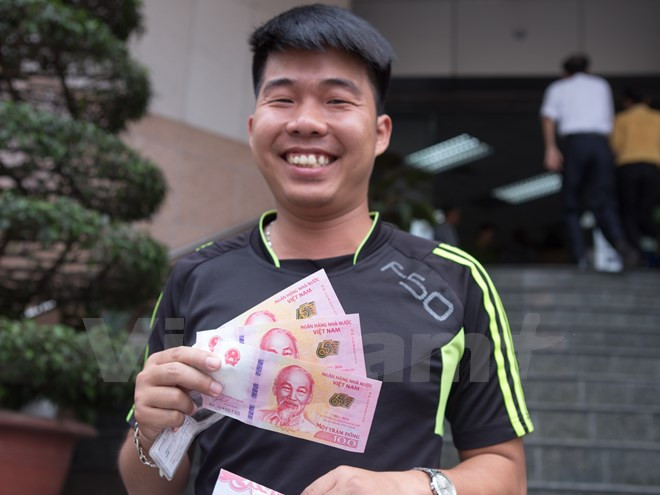 Tiền lưu niệm sẽ tiếp tục được bán trong thời gian nhiều ngày ảnh 1