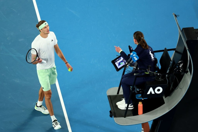 Alexander Zverev có cơ hội lớn để vào chung kết nhưng lại không tận dụng thành công. (Nguồn: Getty Images) Zverev-2601-2.jpg